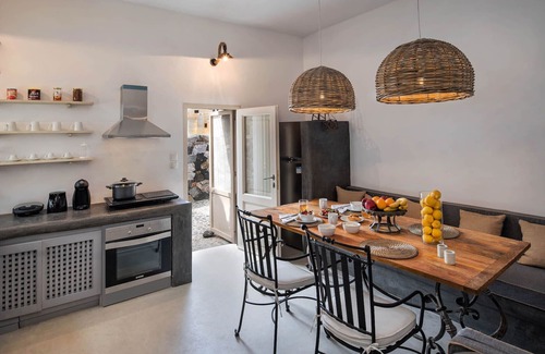Emporio Villa | Rock Villa Legend: Modern Comfort in Timeless Caves/3BR