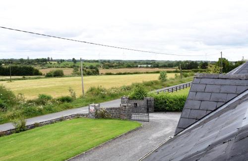 Inishmacatreer Bed & Breakfast | Rockfield Manor B&B, Knock