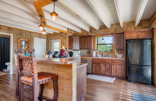 Pipe Creek House | Rockin' B Ranch Bluff House