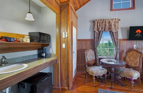 Dripping Springs Cottage | Rockin Boots at the Swing on Inn