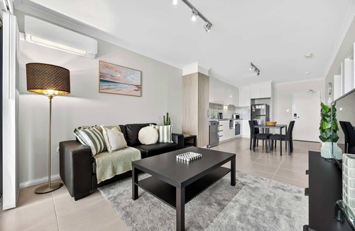 Rockingham Apartment | Rockingham Escape 2br Apt Near Beach and Shops