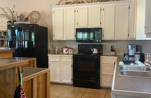 Centerville House | Rockn Rowdy Ranch House - Texas Ranch Getaway