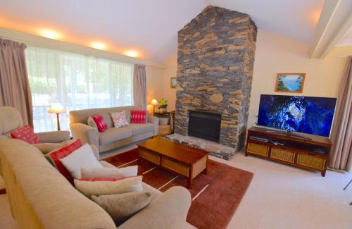 Blackheath House | Rocky Mountain Cottage
