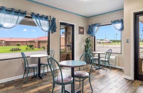 Cadiz Hotel | Rodeway Inn Cadiz