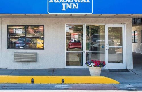 Evans Hotel | Rodeway Inn Greeley