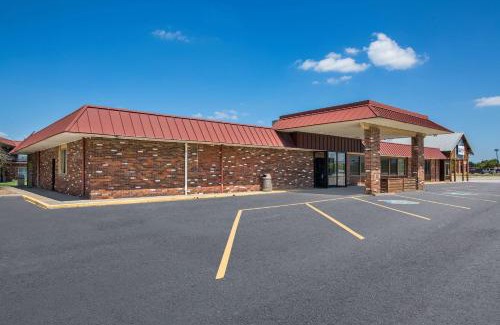 McPherson Hotel | Rodeway Inn McPherson East