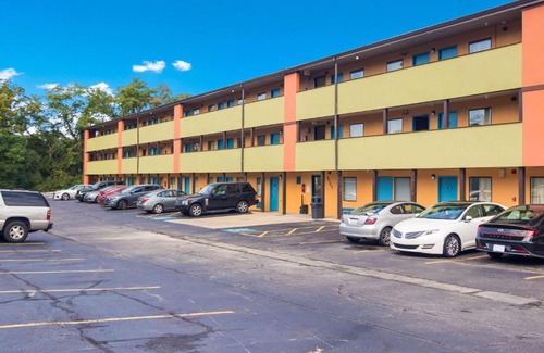 Monroeville Hotel | Rodeway Inn & Suites Monroeville-Pittsburgh