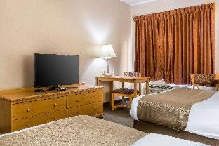 Tomahawk Hotel | Rodeway Inn & Suites Tomahawk