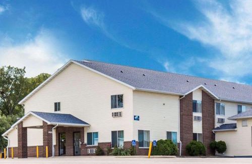 Cedar Rapids - Iowa City Hotel | Rodeway Inn