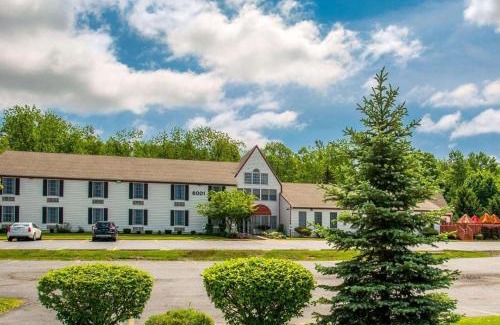 Lakeville Hotel | Rodeway Inn