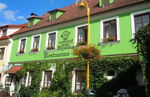 Trebon Hotel | Rodinný hotel Myslivna