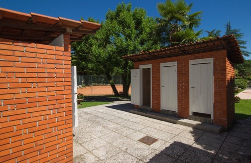 Ispra Apartment | Rododendro Rosso