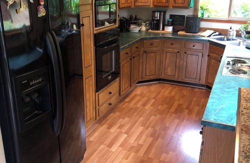 Gold Beach House | Rogue River Delight - 3 bd/2 ba River View Home