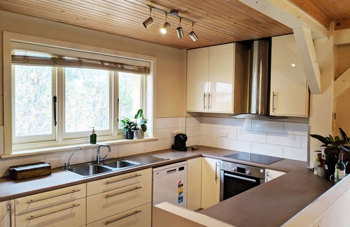 Elevated Plains Cottage | Romance with style and a view