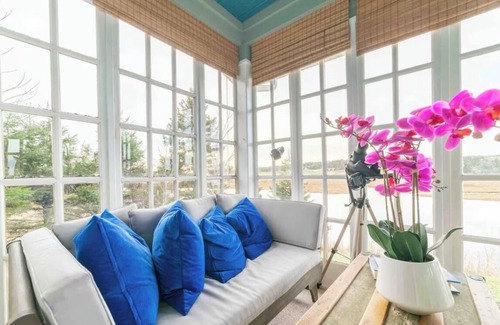 Lawrencetown Hotel | Romantic beach suite with hot tub — 7 min walk from a beautiful sandy beach!