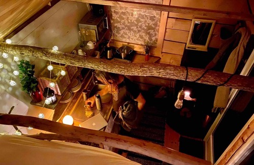 Stjarnsund House | Romantic Cabin Right on the Lake With Fire Place