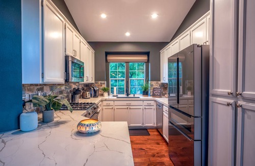 Yountville House | Romantic cottage with gorgeous Vineyard and Mountain Views.