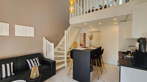 Frontignan House | Romantic Evasion