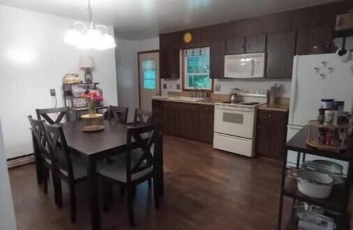 Patton House | Romantic/family-friendly 3-bedroom home with fireplaces, central AC, and WiFi