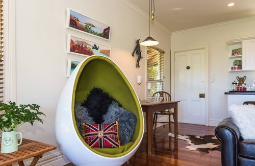 Wainui House | Romantic Getaway on Stunning Farmland - pet friendly