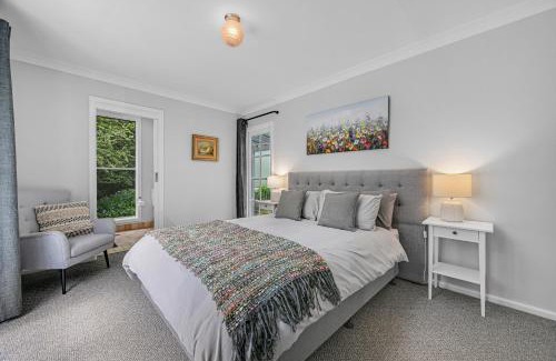Lidster House | Romantic Getaway - Private Guest Suite - Country setting amongst Orange's best Wineries