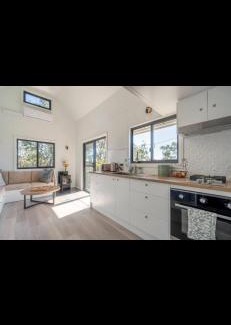 Bucketty Bed & Breakfast | Romantic getaway SummerHill Tiny