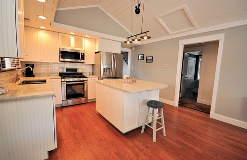 Ozark Cottage | Romantic Historic Cottage in the Ozarks!