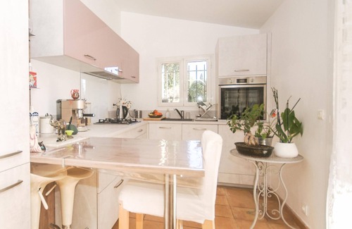 Draguignan House | Romantic holiday home with private pool and airconditioning