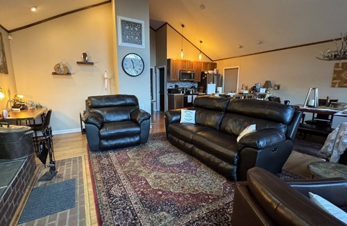 Montebello House | Romantic Mountain Retreat or Family Vacay w/Stunning Views near Crabtree Falls