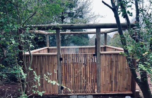 Mount Dandenong House | Romantic Retreat with Spa and Private Gardens
