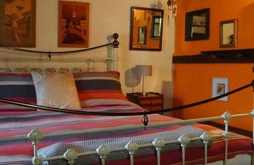 Gabrovo Bed & Breakfast | Romantic room with fireplace and luxury en-suite