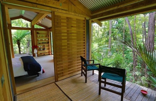 Titirangi Ski Chalet | Romantic Sanctuary in the Bush