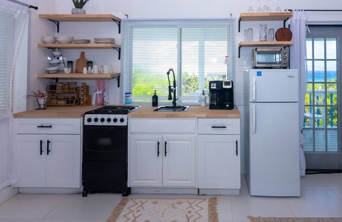 Tibbett's Turn Villa | Romantic sea view 😍 villa/with outdoor tub & shower