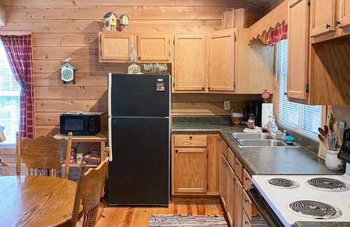Muddy Pond Cabin | Romantic Secluded Cabin For Two