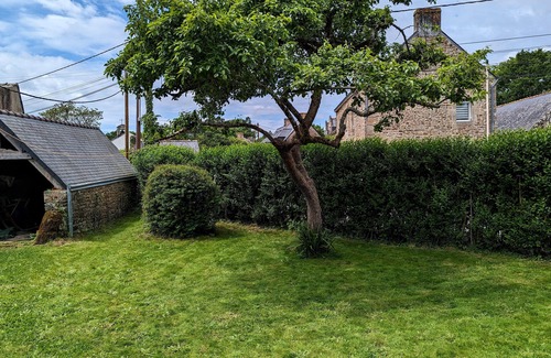 Locoal-Mendon House | Romantic stone house in Brittany (Morbihan) for up to 8 people, near the coast
