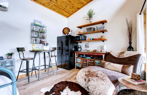 Hondo Cabin | Romantic Tiny Home With Loft