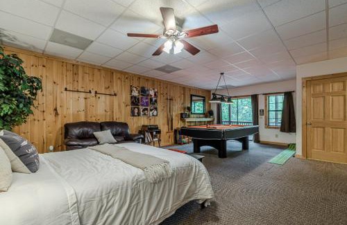 Cleveland House | Romantic Tip Top Hideaway, 10 MINUTE FROM HELEN WATER TUBING, BOOK 2 NIGHTS GET 1 NIGHT FREE