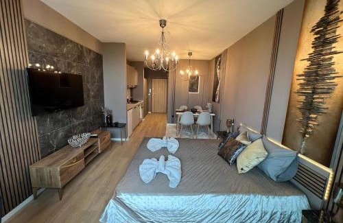 Studentski Grad Apartment | Rome Stylish apt w Working Space and Paid Parking Spot