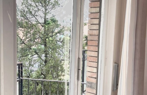 EUR House | Romoli Rooms and Suites - Room with external bathroom