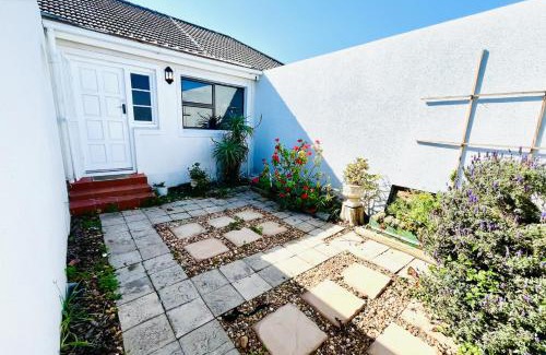 Rondebosch Apartment | Rondebosch Cottage