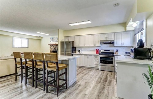 West Hill Apartment | Roof Top Hideaway for any Occasions.