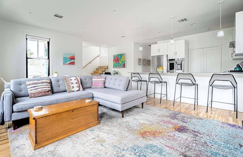 Foster Heights House | Rooftop Deck | 5 mins to downtown
