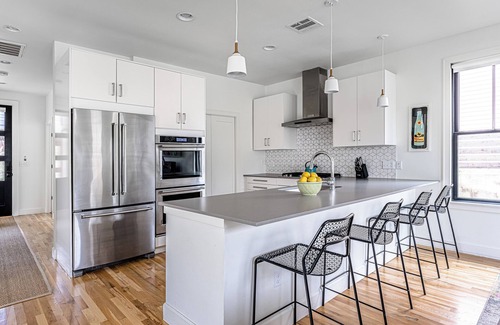 Foster Heights House | Rooftop Deck 5 Mins to Downtown