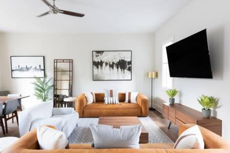 Germantown House | Rooftop Mansion with City Views