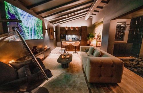 Arnaud Bernard Apartment | Rooftop Mille et une nuits