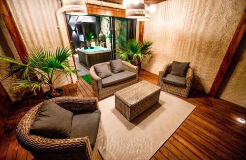 Arnaud Bernard Apartment | Rooftop Mille et une nuits