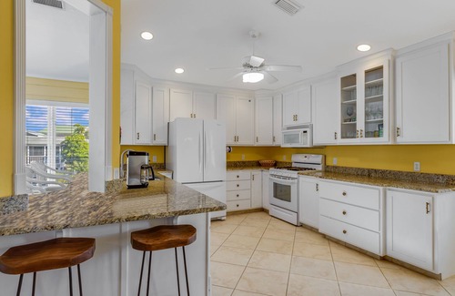 Fort Myers Beach House | Rooftop Patio w/Panoramic Views of the Gulf & Bay. WALK to everything.