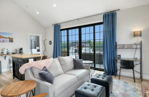 Ottawa House | Rooftop Retreat