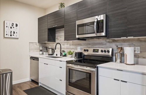 Green Lake House | Rooftop Vibes! | Greenlake | UW Near Down Town