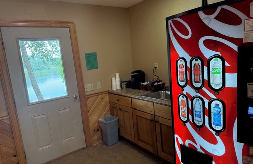 Twin City House | Room 1 & 2 - Charming 12-bedroom hotel with WiFi and AC in Twin City, GA.
